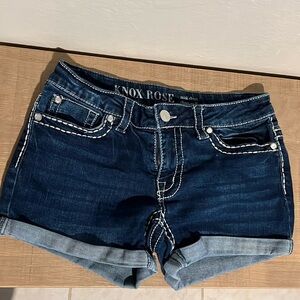Knox Rose Womens size 8 power stretch midi short, great condition.